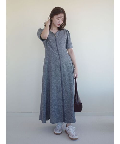 LAGUNAMOON(ラグナムーン)の「フロントジップVネックフレアワンピース(ワンピース・レディース・ライトブルー/ブラック/アイボリー・MEDIUM/SMALL)」の12枚目の写真