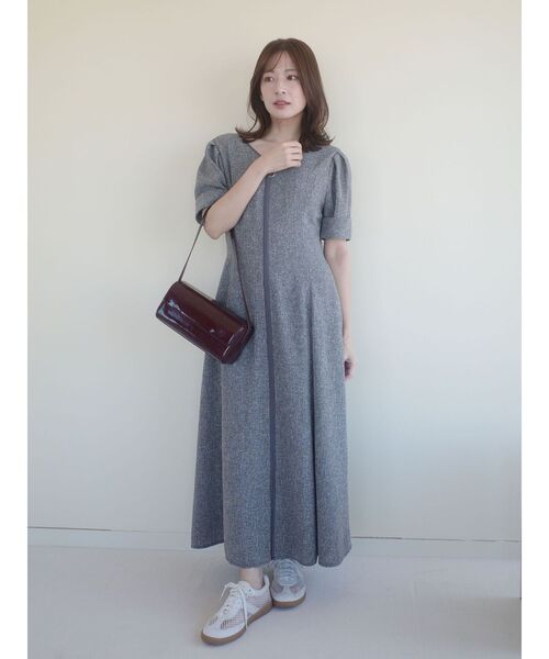 LAGUNAMOON(ラグナムーン)の「フロントジップVネックフレアワンピース(ワンピース・レディース・ライトブルー/ブラック/アイボリー・MEDIUM/SMALL)」の13枚目の写真