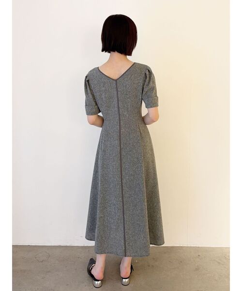 LAGUNAMOON(ラグナムーン)の「フロントジップVネックフレアワンピース(ワンピース・レディース・ライトブルー/ブラック/アイボリー・MEDIUM/SMALL)」の17枚目の写真