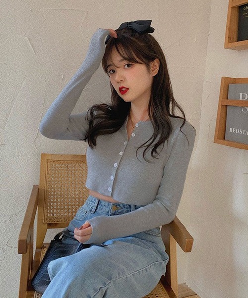 VIBGYOR(ヴィブジョー)の「【EIZZ/アイズ】クロップド丈 フロントボタン ショート丈 スリム ニットカーディガン(カーディガン/ボレロ・レディース・ブラック/グレー/ブルー/レッド/ホワイト・FREE)」の8枚目の写真