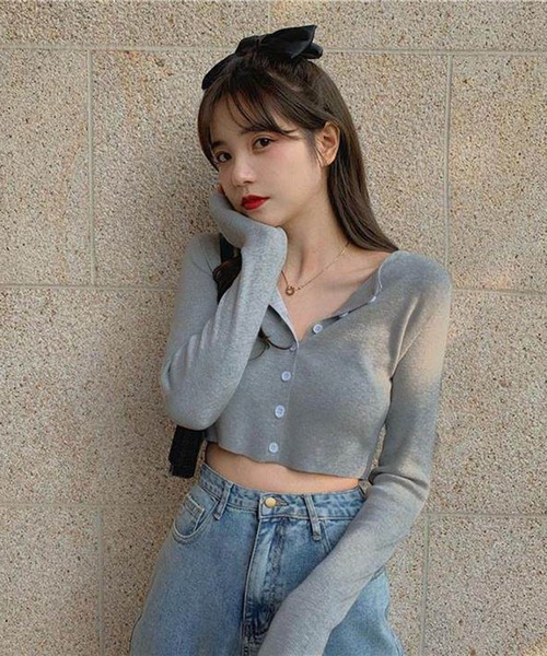 VIBGYOR(ヴィブジョー)の「【EIZZ/アイズ】クロップド丈 フロントボタン ショート丈 スリム ニットカーディガン(カーディガン/ボレロ・レディース・ブラック/グレー/ブルー/レッド/ホワイト・FREE)」の9枚目の写真