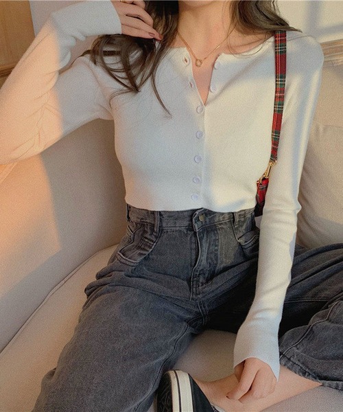 VIBGYOR(ヴィブジョー)の「【EIZZ/アイズ】クロップド丈 フロントボタン ショート丈 スリム ニットカーディガン(カーディガン/ボレロ・レディース・ブラック/グレー/ブルー/レッド/ホワイト・FREE)」の21枚目の写真