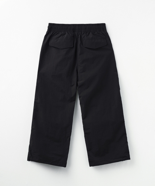 MUSINSA STANDARD KIDS（ムシンサスタンダードキッズ）の「ナイロンバンディングパラシュートパンツ[ブラック]（スウェットパンツ・レディース・その他・100/110/120/130/140/150/160）」の4枚目の写真