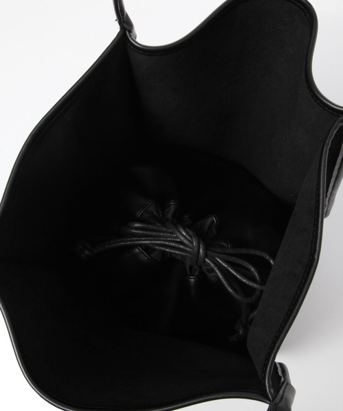 GEORGE'S(ジョージズ)の「IOMMI スウェードBAG(ハンドバッグ・レディース・ブラック/ベージュ・FREE)」の21枚目の写真