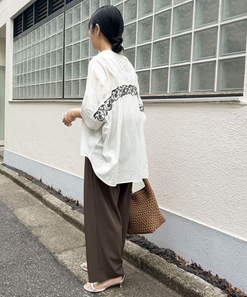 MICO COULIER（ミコクリエ）の「ツイルパンツ（その他パンツ・レディース・ブラウン/ネイビー/オフホワイト・38/36）」の18枚目の写真