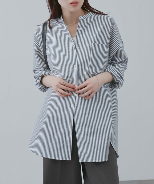NAVY（ネイビー）の「NAVY　リネンブレンドバンドカラールーズシャツ（シャツ/ブラウス・レディース・ネイビー/ベージュ/ブルー・M/L）」の4枚目の写真
