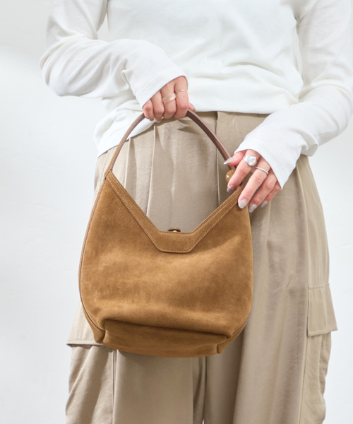 U by SPICK&SPAN（ユーバイスピックアンドスパン）の「CHRISTIAN VILLA /クリスチャン ヴィラ スエード2WAY BAG（ハンドバッグ・レディース・ブラウン・FREE）」の20枚目の写真