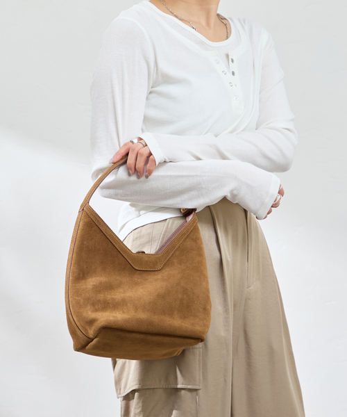 U by SPICK&SPAN（ユーバイスピックアンドスパン）の「CHRISTIAN VILLA /クリスチャン ヴィラ スエード2WAY BAG（ハンドバッグ・レディース・ブラウン・FREE）」の21枚目の写真