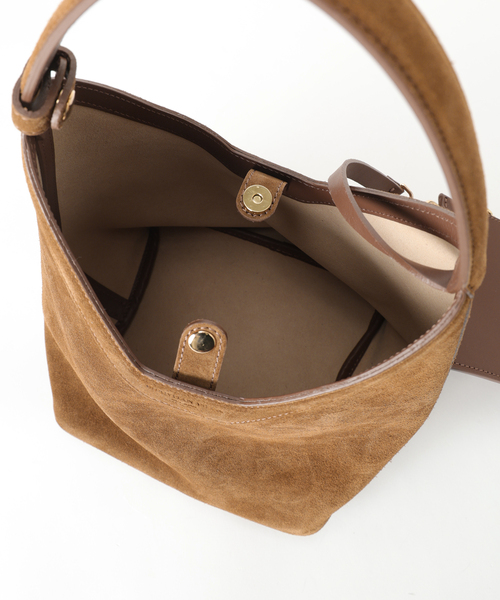 U by SPICK&SPAN（ユーバイスピックアンドスパン）の「CHRISTIAN VILLA /クリスチャン ヴィラ スエード2WAY BAG（ハンドバッグ・レディース・ブラウン・FREE）」の10枚目の写真