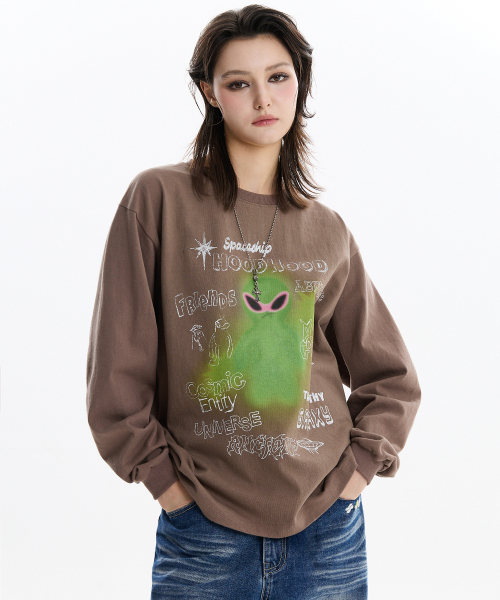 HOODHOOD（フッドフッド）の「スプレーエイリアンロングスリーブTシャツブラウン（Tシャツ/カットソー・レディース・その他・1/2）」の3枚目の写真
