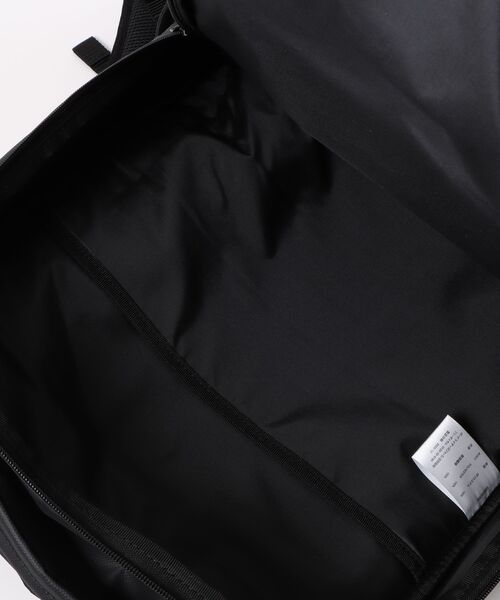 Quiksilver(クイックシルバー)の「QUIKSILVER メンズ BY THE SEA DF 32L <耐水>バックパック/リュック 保冷ポケット付き【A4対応】【2026年春夏モデル】(バックパック/リュック・メンズ・ブラック・FREE)」の4枚目の写真