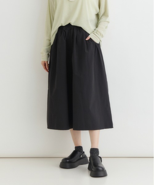 Right-on（ライトオン）の「【HONEYSUCKLE ROSE】シャーリングウエストパンツ (スカート見え / クロップド丈 / サイドポケット)（その他パンツ・レディース・ブラック/カーキブラウン/ネイビー・L/M）」の2枚目の写真