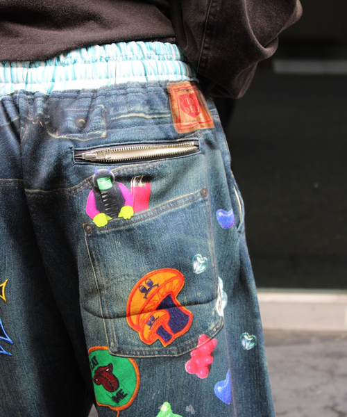 WISM（ウィズム）の「TOY DEVIL / トイデビル Transfer Print Sweat Pants Den（スウェットパンツ・メンズ・その他・2）」の3枚目の写真