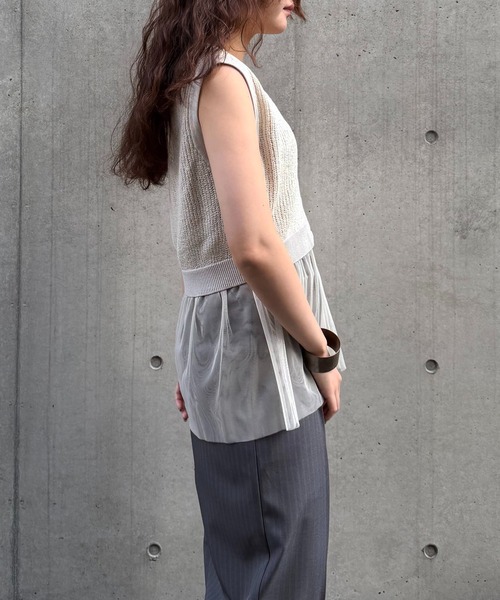 &g'aime(アンジェム)の「【&g'aime 】チュールレイヤードベスト Layered Tulle Vest(ニット/セーター・レディース・アイボリー/ブラック・FREE)」の6枚目の写真