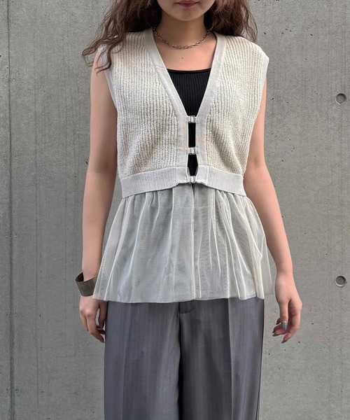 &g'aime(アンジェム)の「【&g'aime 】チュールレイヤードベスト Layered Tulle Vest(ニット/セーター・レディース・アイボリー/ブラック・FREE)」の3枚目の写真