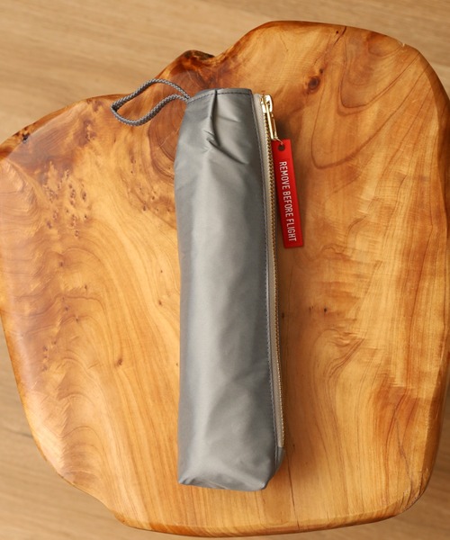 FUNALIVE(ファンアライブ)の「LINEDROPS Men's MA1 折りたたみ傘 晴雨兼用(折りたたみ傘・メンズ・グレー/ブラック/グリーン・55cm)」の2枚目の写真