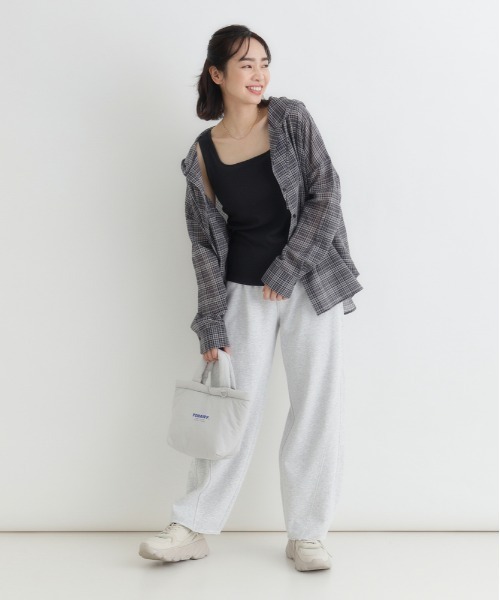 Right-on（ライトオン）の「HONEYSUCKLE ROSE(ハニーサックルローズ)ふらラクカップ付きスクエアタンクトップ（タンクトップ・レディース・ベージュ/ブラック/オフホワイト・S/M/L）」の20枚目の写真