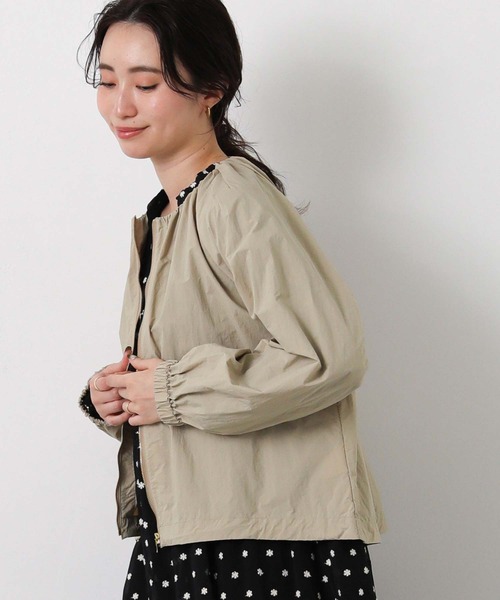 Gready Brilliant(グレディブリリアン)の「撥水加工ギャザーブルゾン(ブルゾン・レディース・ベージュ/オフホワイト・38)」の17枚目の写真