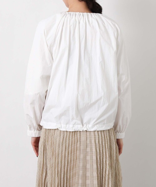 Gready Brilliant(グレディブリリアン)の「撥水加工ギャザーブルゾン(ブルゾン・レディース・ベージュ/オフホワイト・38)」の21枚目の写真