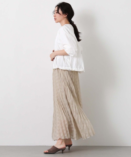 Gready Brilliant(グレディブリリアン)の「撥水加工ギャザーブルゾン(ブルゾン・レディース・ベージュ/オフホワイト・38)」の4枚目の写真