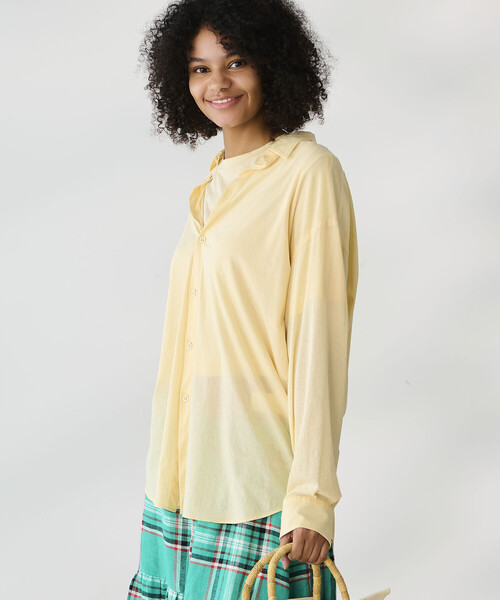 UNFIL(アンフィル)の「UNFIL | コットン シアージャージー レギュラーカラーシャツ WOMEN(シャツ/ブラウス・レディース・アイボリー/ダークブラウン・0)」の4枚目の写真