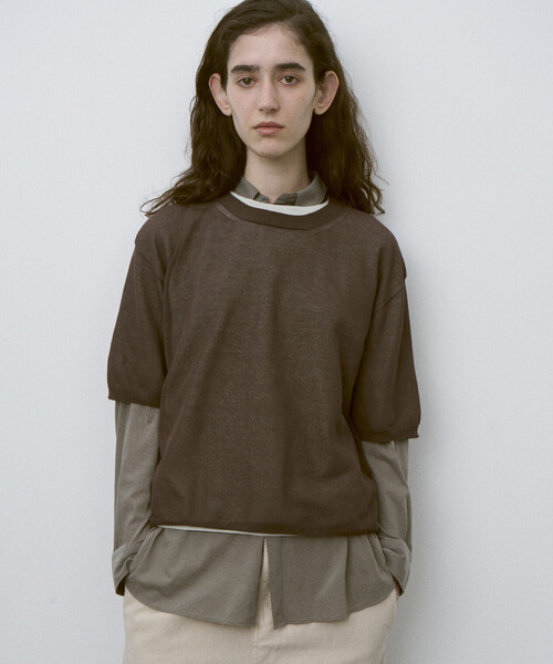 UNFIL(アンフィル)の「UNFIL | コットン シアージャージー レギュラーカラーシャツ WOMEN(シャツ/ブラウス・レディース・アイボリー/ダークブラウン・0)」の8枚目の写真