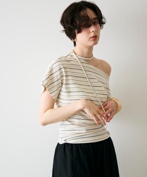 Trish(トリッシュ)の「ワンショルダーチョーカーカットソー(Tシャツ/カットソー・レディース・アイボリー/ホワイト/ブラック・FREE)」の5枚目の写真