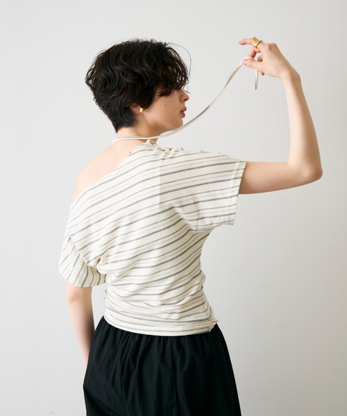 Trish(トリッシュ)の「ワンショルダーチョーカーカットソー(Tシャツ/カットソー・レディース・アイボリー/ホワイト/ブラック・FREE)」の6枚目の写真