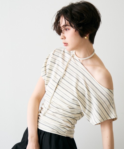 Trish(トリッシュ)の「ワンショルダーチョーカーカットソー(Tシャツ/カットソー・レディース・アイボリー/ホワイト/ブラック・FREE)」の7枚目の写真