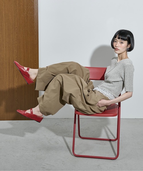 THE YOn(ザヨン)の「アイレットデザインスクエアトゥミュール(パンプス・レディース・ブラック/レッド/ベージュ・39/38/37)」の10枚目の写真
