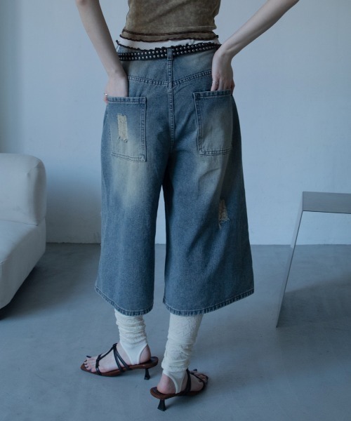 VACANCY(ヴァカンシー)の「クラッシュダメージハーフワイドデニム(デニムパンツ・レディース・ブルー・LARGE/MEDIUM/SMALL)」の4枚目の写真