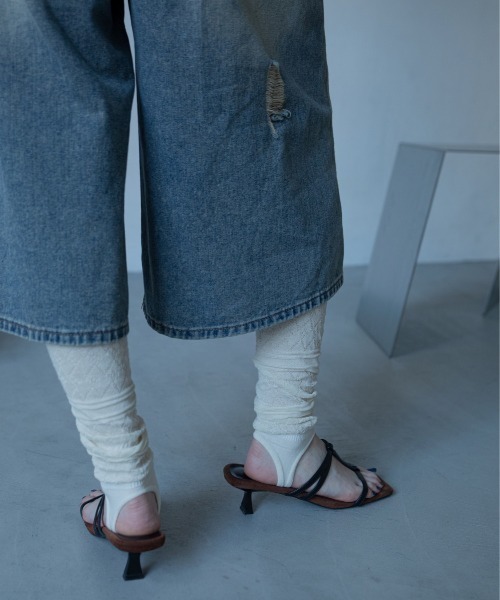 VACANCY(ヴァカンシー)の「クラッシュダメージハーフワイドデニム(デニムパンツ・レディース・ブルー・LARGE/MEDIUM/SMALL)」の6枚目の写真