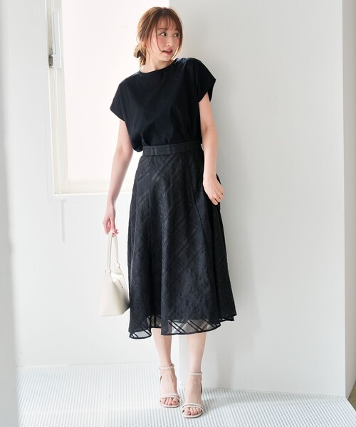 ANY SIS(エニィスィス)の「【シルクタッチさら魅せTシャツ】後ろコクーン プルオーバー(Tシャツ/カットソー・レディース・ダークグリーン系/アイボリー系2/オレンジ系/ライラック系/アイボリー系/ブラック系/ベージュ系2・X-LARGE)」の19枚目の写真