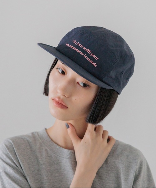 LOWRYS FARM（ローリーズファーム）の「カラーロゴジェットＣＡＰ  675907（キャップ・レディース・ネイビー/ブラウン/オフホワイト・FREE）」の3枚目の写真