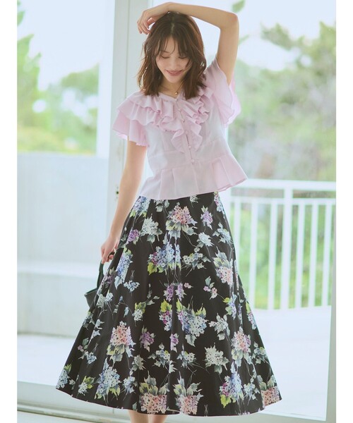 TOCCA(トッカ)の「HYDRANGEA PRISM スカート(スカート・レディース・アイボリー系5/ブラック系5・0/4)」の21枚目の写真