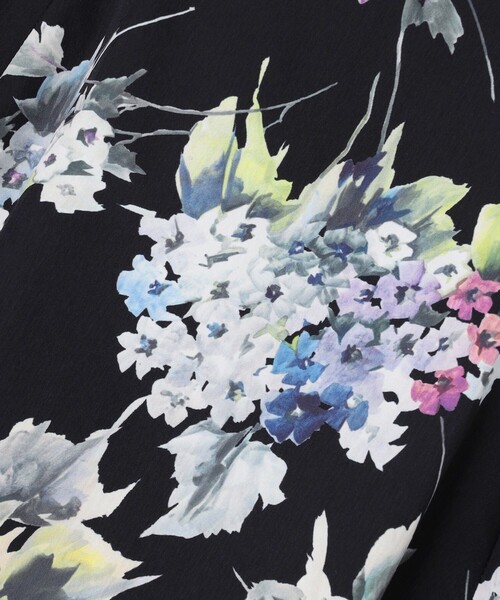TOCCA(トッカ)の「HYDRANGEA PRISM スカート(スカート・レディース・アイボリー系5/ブラック系5・0/4)」の3枚目の写真