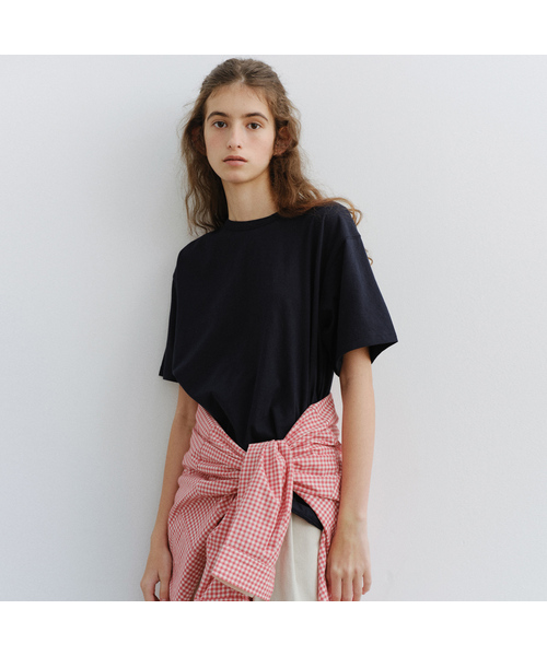 URAGO(ユラーゴ)の「Steady round t-shirt(Tシャツ/カットソー・レディース・ブルー/アッシュグレー/ブラック/アイボリー/ネイビー/Wine/オートミール・FREE)」の5枚目の写真