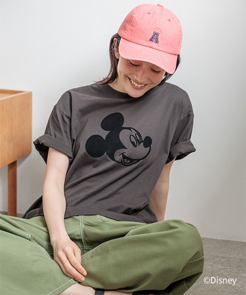 studio CLIP(スタディオクリップ)の「MICKEY / フロッキープリントTシャツ(Tシャツ/カットソー・レディース・ライトベージュ/チャコールグレー/グレー・FREE)」の1枚目の写真