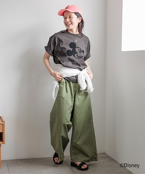 studio CLIP(スタディオクリップ)の「MICKEY / フロッキープリントTシャツ(Tシャツ/カットソー・レディース・ライトベージュ/チャコールグレー/グレー・FREE)」の13枚目の写真