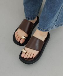 メタルリングサンダル