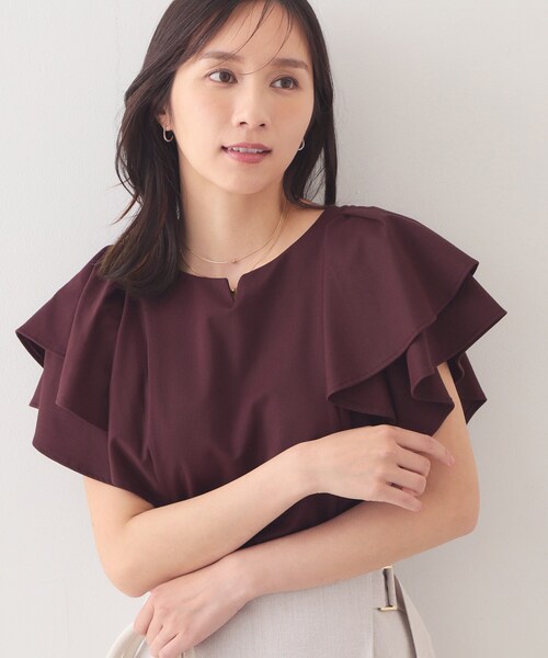 index（インデックス）の「【接触冷感】ダブルフレアキーネックトップス《UVケア／洗濯機OK》（Tシャツ/カットソー・レディース・ボルドー/ネイビー/オフホワイト/ベージュ系その他7・40/38/36/42）」の4枚目の写真