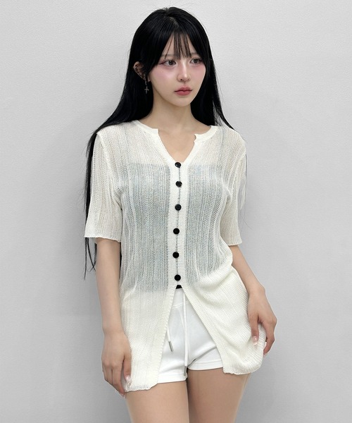 FOLLOWIN(フォロウィン)の「3color/ボタンポイントリブニットハーフスリーブトップス(ニット/セーター・レディース・ホワイト/グレー/ブラック・FREE)」の8枚目の写真