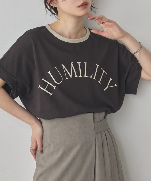 hunch(ハンチ)の「ビンテージスラブ ネック配色ロゴTシャツ(Tシャツ/カットソー・レディース・アイボリー/ベージュ/ダークブラウン・FREE)」の2枚目の写真