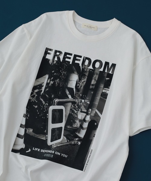 FUNALIVE(ファンアライブ)の「MANYMENMANYMINDS / グラフィック/フォトTEE(Tシャツ/カットソー・メンズ・ホワイト系5/ホワイト系1/ホワイト系6・M/L)」の3枚目の写真