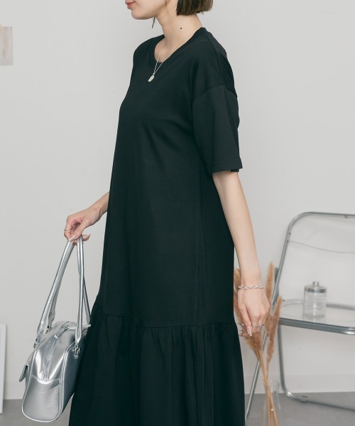 MARAI(マーライ)の「半袖 裾ティアードワンピース コットン100% ロング丈 Aライン(ワンピース・レディース・チャコールグレー/ブラック/モカ・LL~3L/4L~5L/M~L)」の21枚目の写真