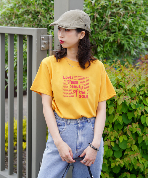 Chillfar(チルファー)の「Chillfar アソートミックスロゴTEEシャツ(Tシャツ/カットソー・レディース・ブルー系/レッド系/レッド/ブルー/イエロー/ピンク系1/イエロー系1/イエロー系/ピンク系/ブルー系1/ピンク/レッド系1・FREE)」の5枚目の写真