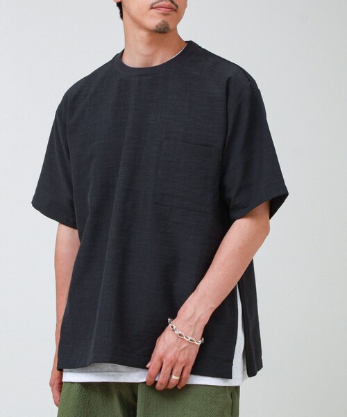 GLOSTER(グロスター)の「【布帛ライクできれい見え】麻混サイドジップTシャツ(Tシャツ/カットソー・メンズ・ブラウン/チャコールグレー・L/M/S)」の2枚目の写真