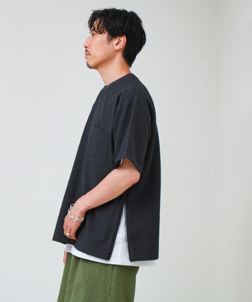 GLOSTER(グロスター)の「【布帛ライクできれい見え】麻混サイドジップTシャツ(Tシャツ/カットソー・メンズ・ブラウン/チャコールグレー・L/M/S)」の13枚目の写真