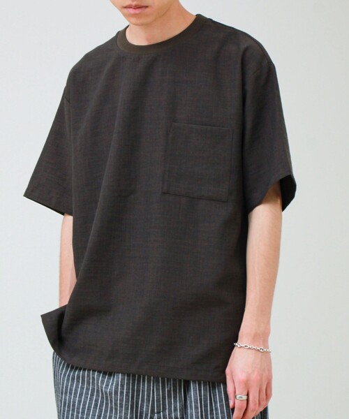GLOSTER(グロスター)の「【布帛ライクできれい見え】麻混サイドジップTシャツ(Tシャツ/カットソー・メンズ・ブラウン/チャコールグレー・L/M/S)」の6枚目の写真