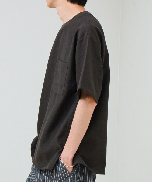 GLOSTER(グロスター)の「【布帛ライクできれい見え】麻混サイドジップTシャツ(Tシャツ/カットソー・メンズ・ブラウン/チャコールグレー・L/M/S)」の7枚目の写真